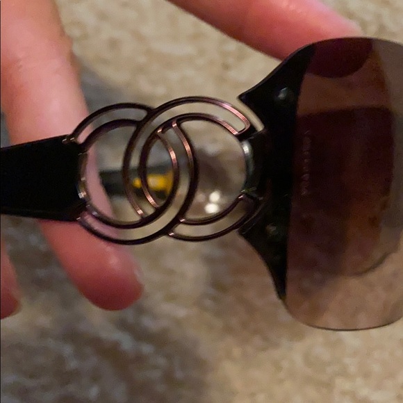 Chanel sunglasses - Picture 7 of 8